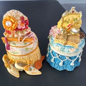 2 victirian treasures Mini Vanity Mini Armour